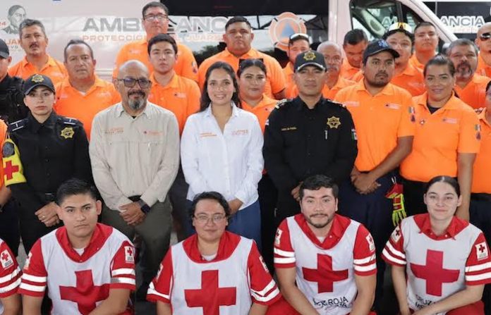Juárez reconoce a paramédicos y fortalece cuerpos de emergencia con más equipo y capacitación