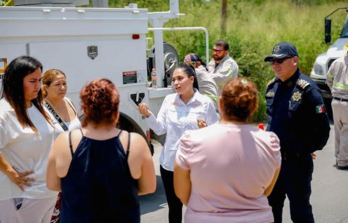 Mónica Oyervides supervisa trabajos de CFE para restablecer energía en colonias afectadas de Juárez