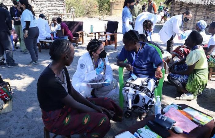 Estudiantes de Medicina de la UDEM realizarán investigación científica durante misión humanitaria en Zambia