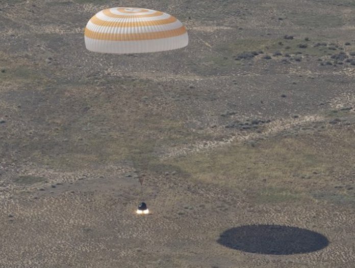 Regresa a la Tierra la nave espacial rusa Soyuz MS-28 con tres tripulantes