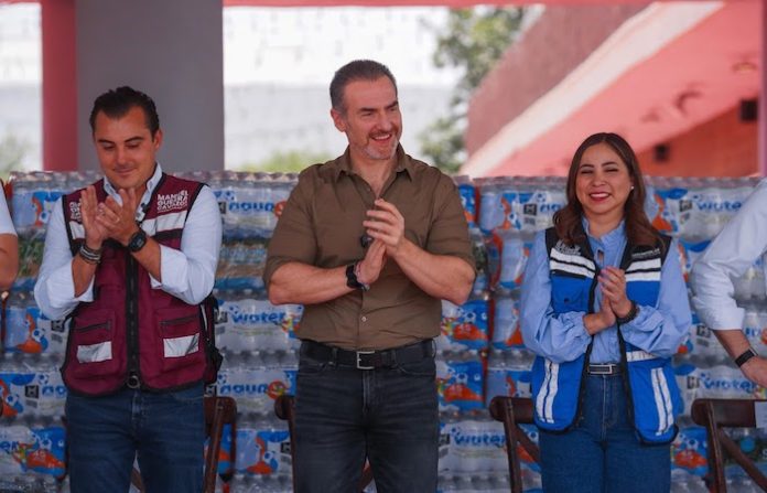 Monterrey apoya a García con agua potable y avanza en la rehabilitación de vialidades