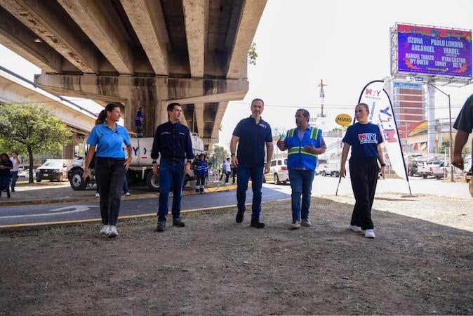 Monterrey mantiene operativo permanente de rehabilitación urbana; intervienen avenida Alfonso Reyes