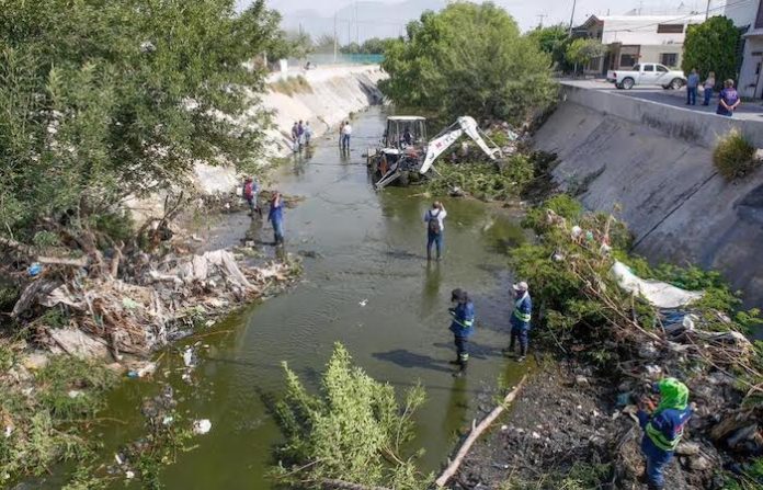 Monterrey retira más de mil 850 toneladas de basura del canal Aztlán para reducir riesgos de inundación