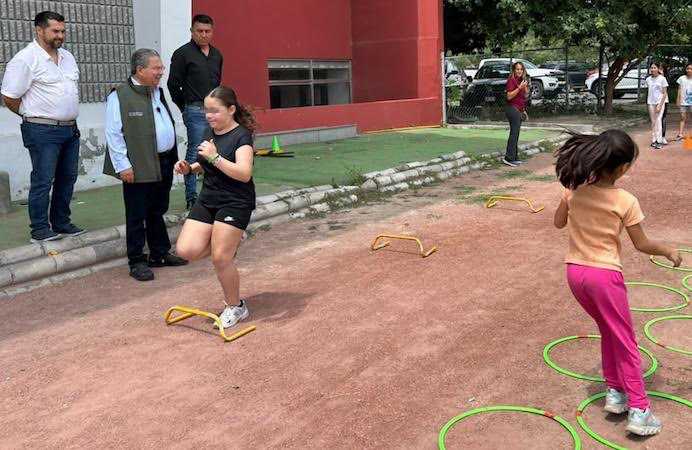 Vacaciones llenan de actividad deportiva los espacios públicos de Escobedo