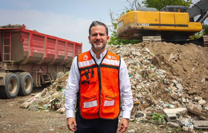 Escombros ilegales agravan la contaminación de ríos y arroyos en Nuevo León
