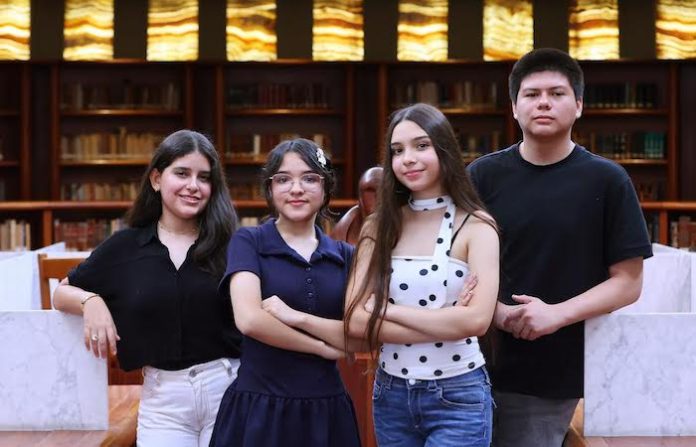 Cuatro estudiantes obtienen los mejores resultados en examen de ingreso a preparatorias de la UANL