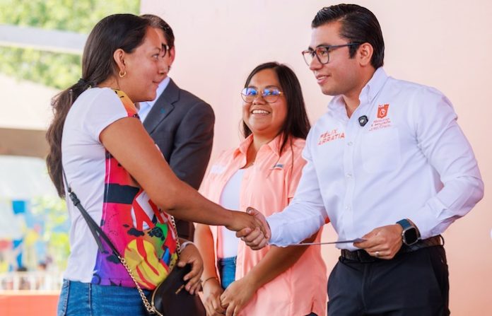 Nuevo León incorpora viajes gratuitos al transporte para mujeres beneficiarias de programas sociales