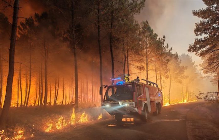 Francia moviliza a 1.500 militares para la extinción de incendios en el suroeste del país