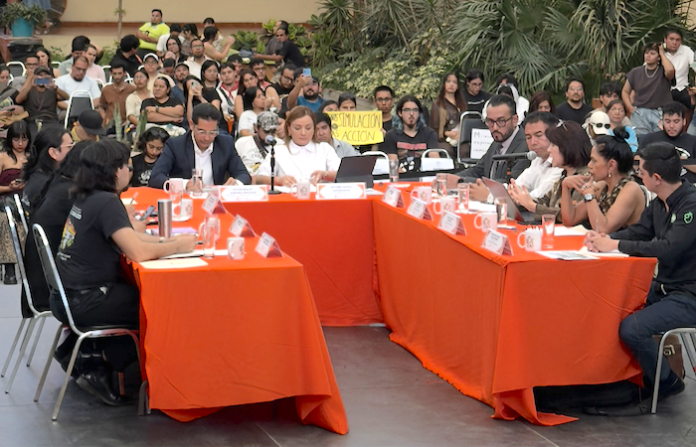 Gobierno de Nuevo León y colectivo ciudadano acuerdan abrir mesas de trabajo sobre movilidad y transporte