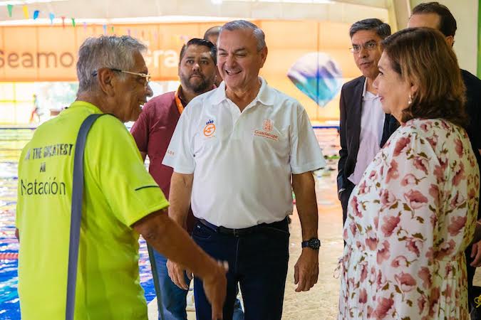 Guadalupe fortalece la activación física con clases de aquaerobics en cuatro unidades deportivas