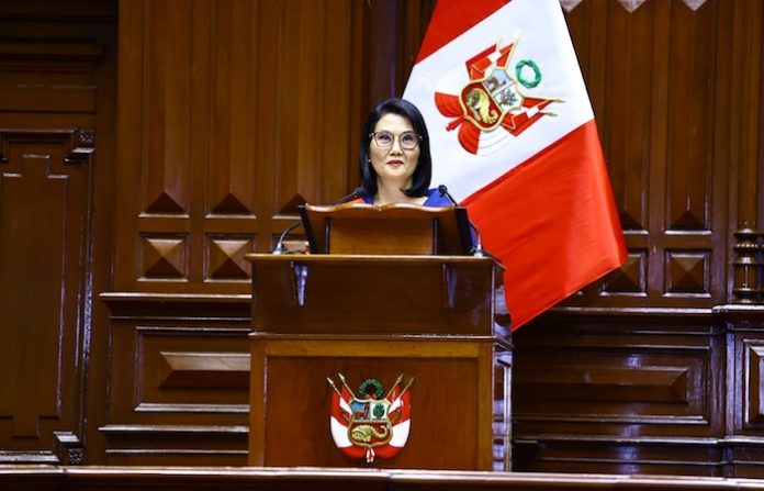 Keiko Fujimori inicia su mandato en Perú con un plan de seguridad, obras públicas y reactivación económica