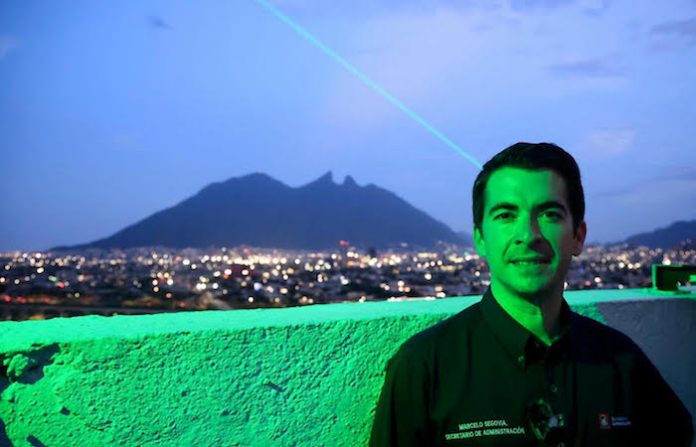 El Faro del Comercio vuelve a iluminar Monterrey con un sistema renovado