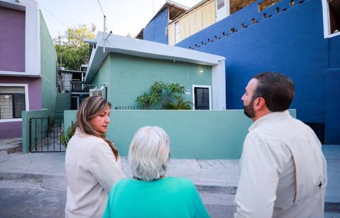 San Pedro renueva fachadas de viviendas en la colonia Jesús M. Garza