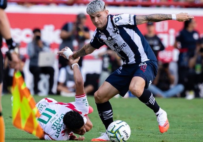 Rayados lucha con diez hombres, pero Necaxa lo castiga al final en Aguascalientes