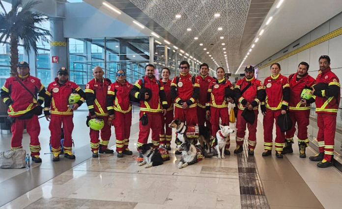 Viva realiza segundo vuelo humanitario a Venezuela y repatria a brigadistas de rescate