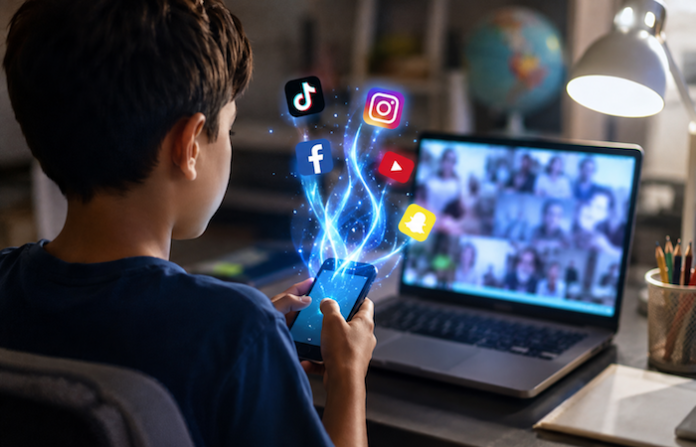 México abre el debate para regular redes sociales e Inteligencia Artificial entre menores
