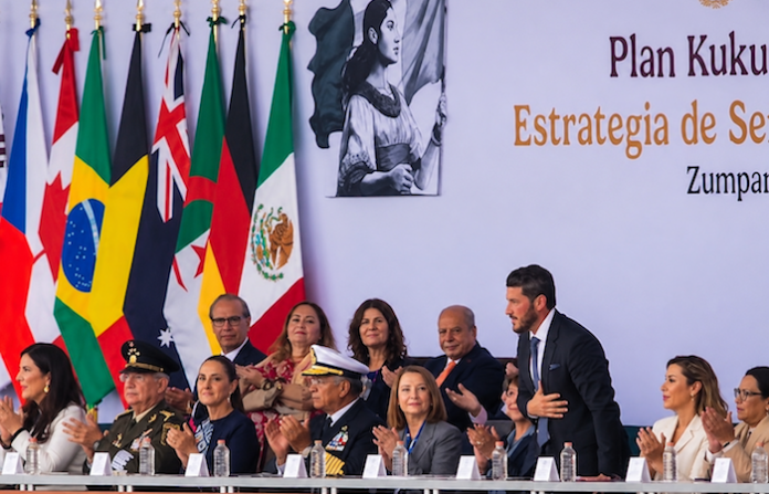 Video: Reconocen a Nuevo León por el operativo del Mundial 2026; Samuel García recibe distinción en nombre de los municipios participantes
