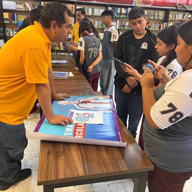 Más de mil estudiantes de Nuevo León descubren la ciencia de la mano de la UANL