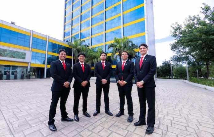 Estudiantes de la UANL hacen historia al ganar por primera vez el Reto Banxico 2026