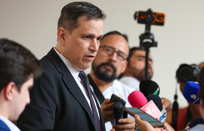 … y Estado rechaza adeudo por mil 700 millones con municipios; reconoce sólo un fondo pendiente de 229 millones