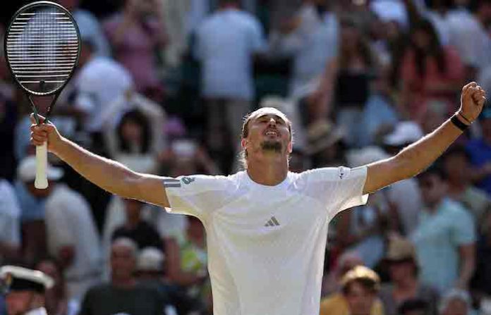 Zverev hace historia en Wimbledon y rompe la maldición ante Fritz