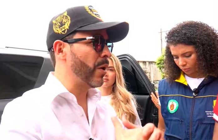 De la Espriella pide a Trump suspender temporalmente los aranceles contra Colombia