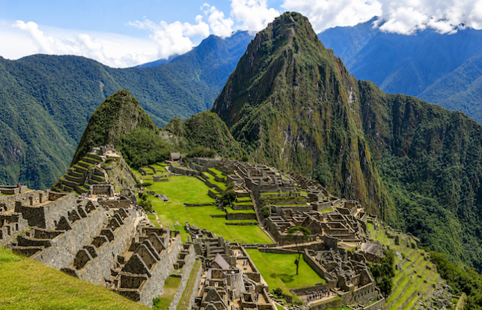 Perú suspende ingreso a camino peatonal hacia Machu Picchu por fuertes lluvias