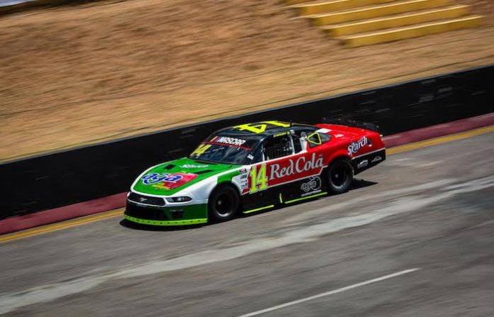 Alex de Alba deja escapar el podio en San Luis y mantiene viva la pelea por el “Chase” de NASCAR México