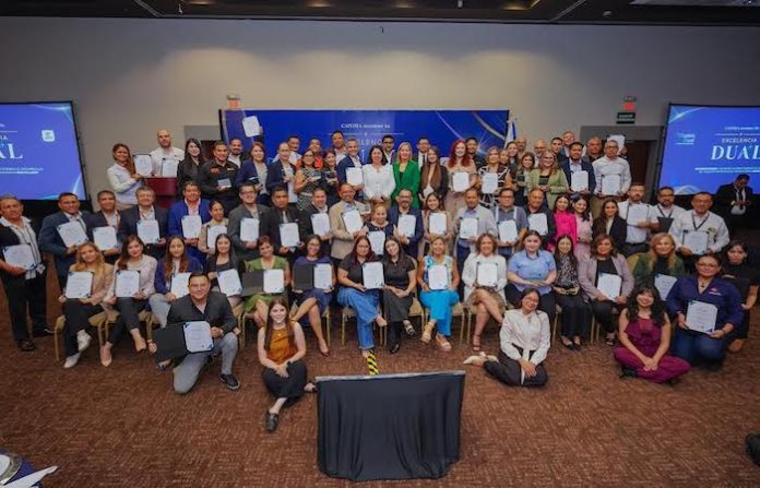 CAINTRA reconoce a empresas e instituciones que fortalecen el talento técnico de Nuevo León