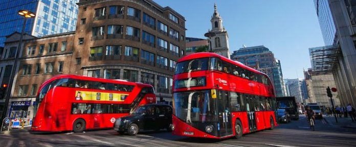 Conductores de autobuses en Londres inician huelga por condiciones laborales peligrosas