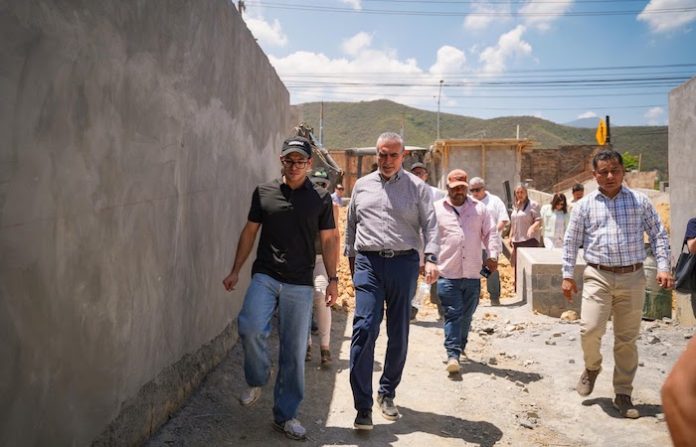 Supervisan obras viales y de seguridad en el sur de Monterrey