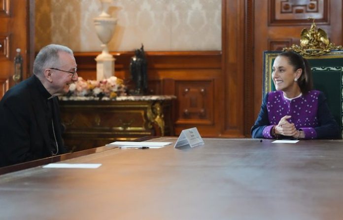 Presidenta de México aborda con representante del Vaticano encíclica del papa sobre IA