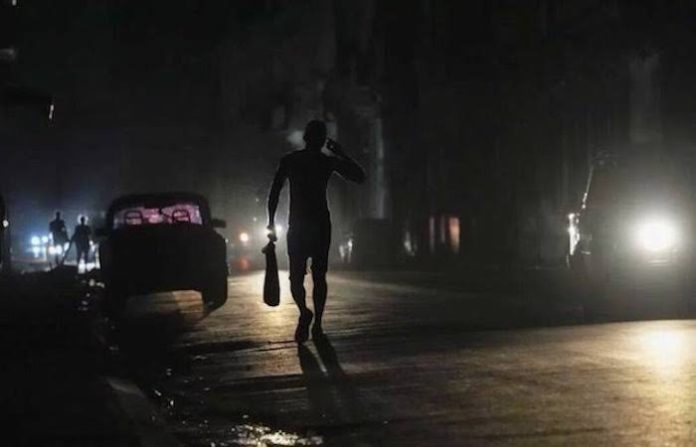 Vuelve la luz al este de Cuba pero persiste un escenario “complicado”, afirma ministerio