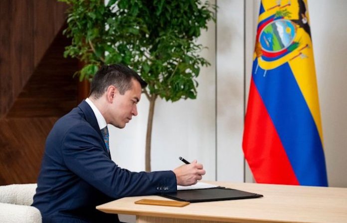 Visita de Noboa a China pone a prueba la política exterior de Ecuador