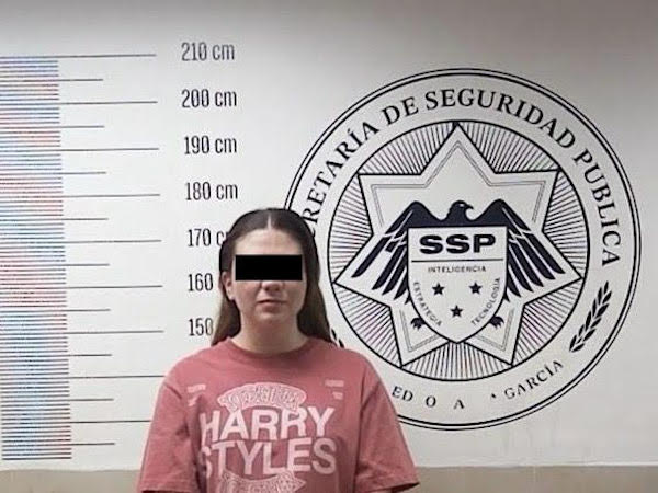 Detienen a mujer por presunto robo de mercancía en tienda de San Pedro