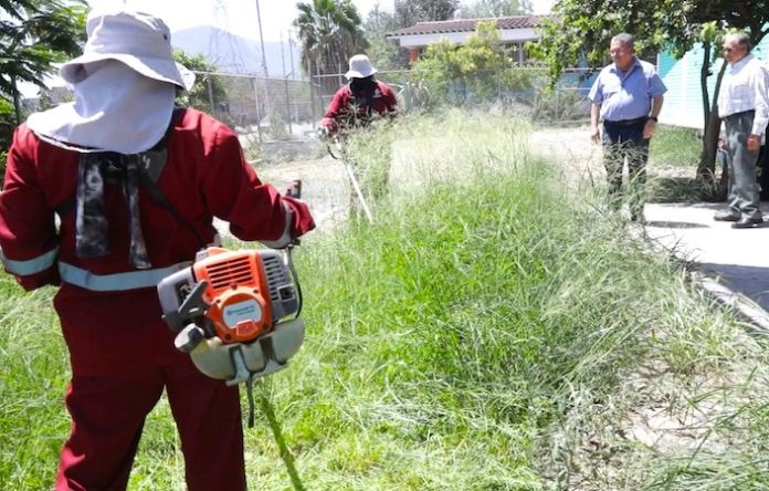Escobedo prepara escuelas para el regreso a clases con labores de limpieza y fumigación