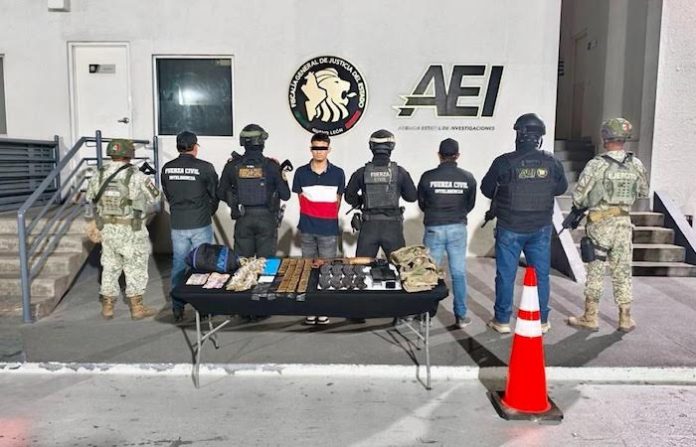 Detienen en Salinas Victoria a presunto integrante de grupo criminal con orden por secuestro