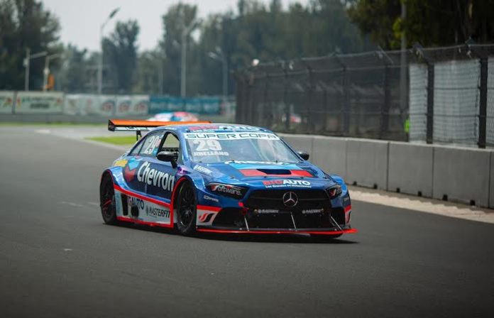 Un contacto deja a José Arellano sin podio en el Gran Turismo México Pro 1