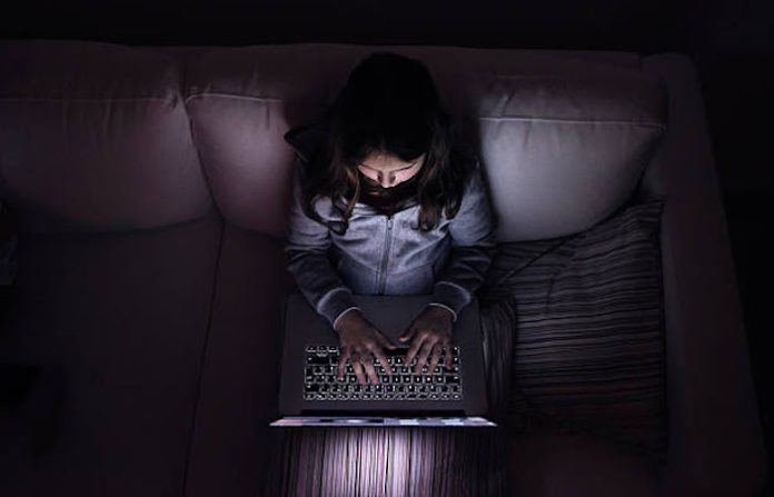 Grooming digital: así evolucionan las estrategias para captar a niñas, niños y adolescentes en Internet
