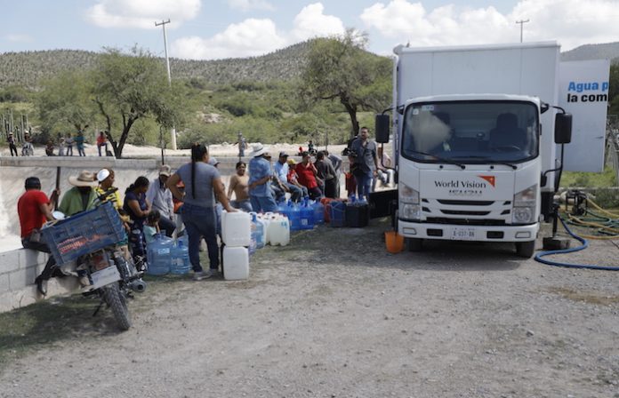 Andrés Mijes gestiona planta potabilizadora para familias de Las Palomas de Mier y Noriega