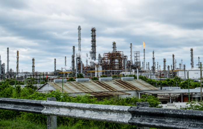 Nuevo León pide inspección urgente a la refinería de Cadereyta por olores en la zona metropolitana