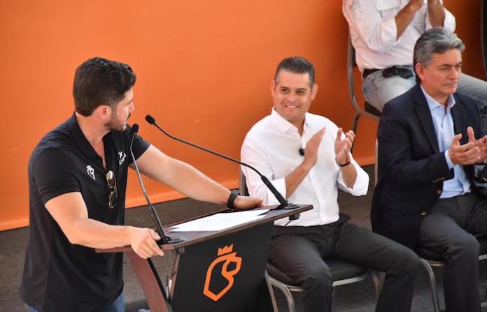 Nuevo León inicia el ciclo escolar con una nueva secundaria en Juárez y anuncia 42 escuelas construidas