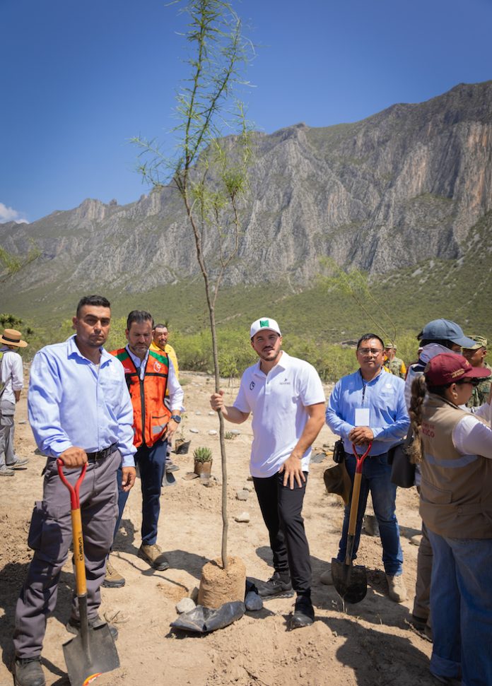 Samuel García encabeza reforestación en La Huasteca con más de 2 mil 500 árboles