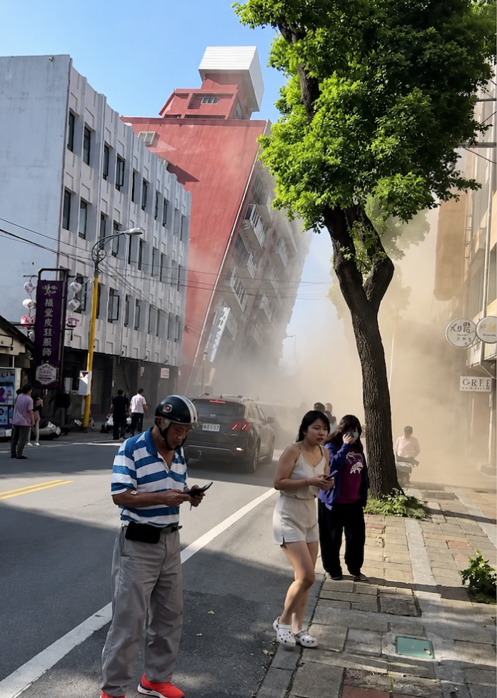 Al menos dos muertos en Indonesia tras un sismo de magnitud 7,7, reportan medios