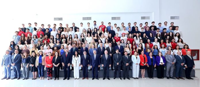 UANL recibe a 189 estudiantes de México y el extranjero para el semestre agosto-diciembre