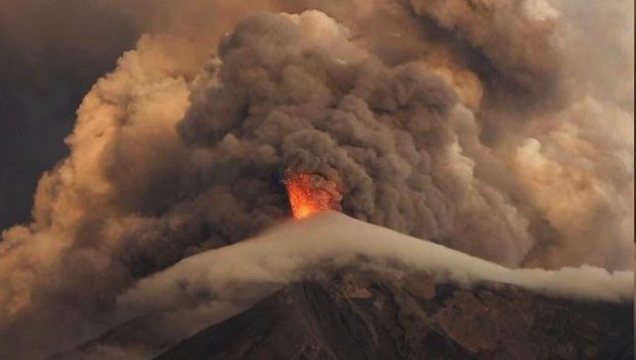 Más de 1.400 personas han sido evacuadas por la erupción del Volcán de Fuego en Guatemala