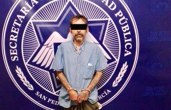 Detienen en San Pedro a hombre con orden de aprehensión vigente