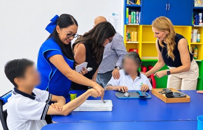 DIF Monterrey mejora accesibilidad en el CREE A.C. con rehabilitación de rampas y banquetas