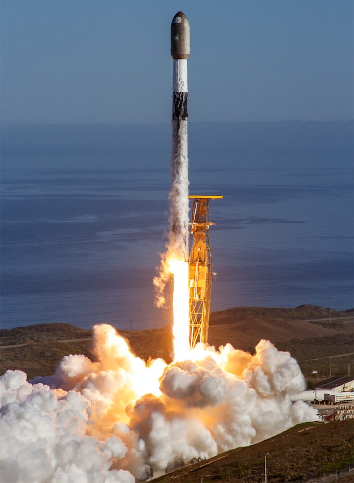 Video: SpaceX lanza cohete Falcon 9 en una misión clasificada de Fuerza Espacial de EU