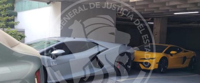Rolls-Royce, Ferraris, Lamborghinis y joyas: cateo en San Pedro asegura bienes de lujo